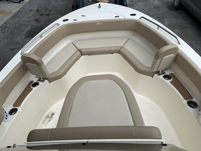 2022 Scout 215 XFS Photo 10 of 22