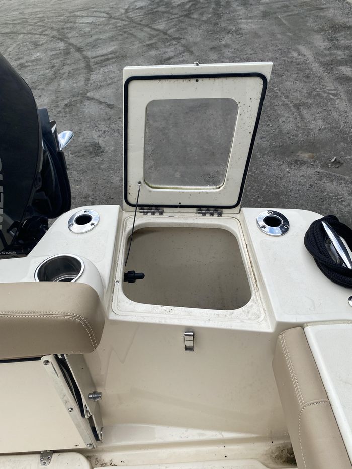2022 Scout 215 XFS Photo 7 of 22