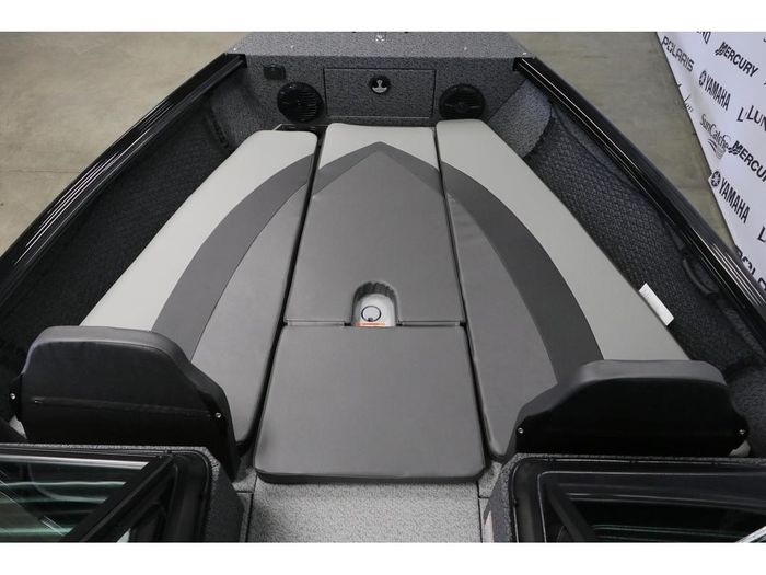 2026 Lund 1875 Impact XS sport+ MERCURY 150 HP & Remorque Photo 5 sur 23