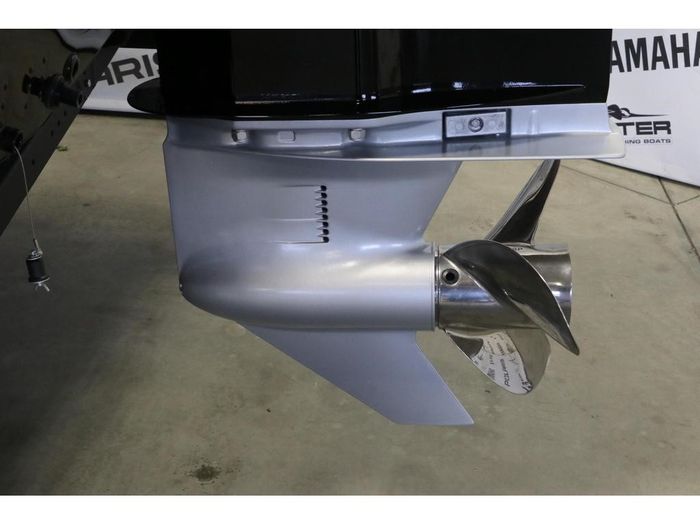 2026 Lund 1875 Impact XS sport+ MERCURY 150 HP & Remorque Photo 18 sur 23