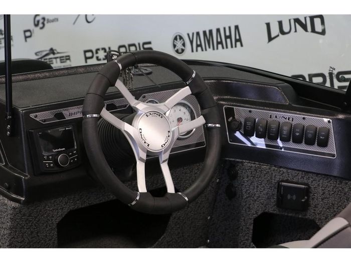 2026 Lund 1875 Impact XS sport+ MERCURY 150 HP & Remorque Photo 12 sur 23