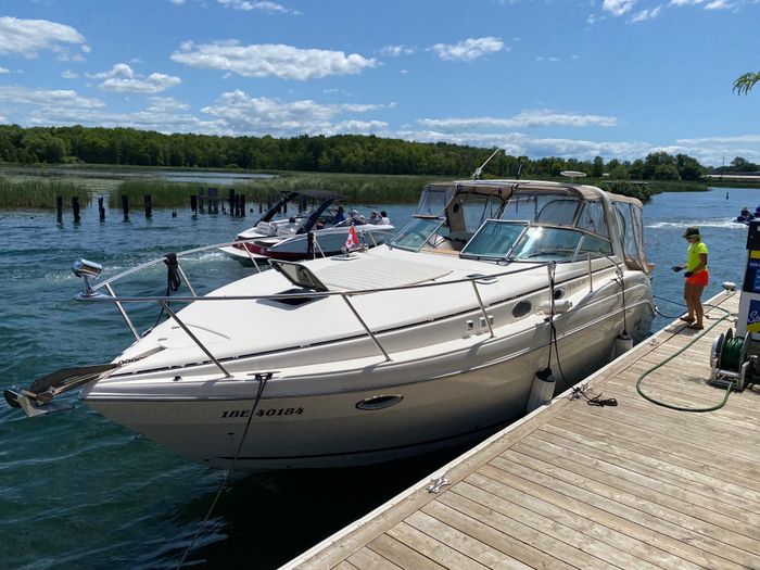 2006 Rinker 342 Fiesta Vee Photo 2 sur 7