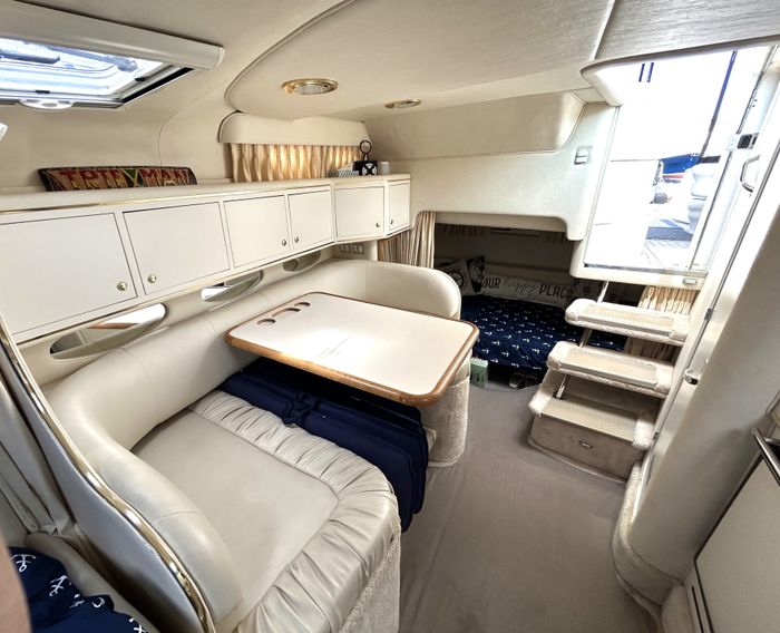 1999 Sea Ray 310 Sundancer Photo 15 of 19