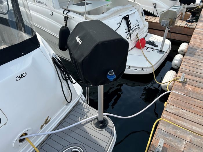 1999 Sea Ray 310 Sundancer Photo 19 of 19
