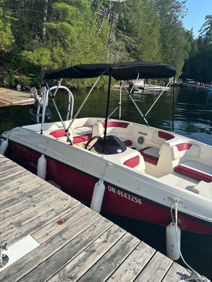 2015 Bayliner Element Photo 2 of 4