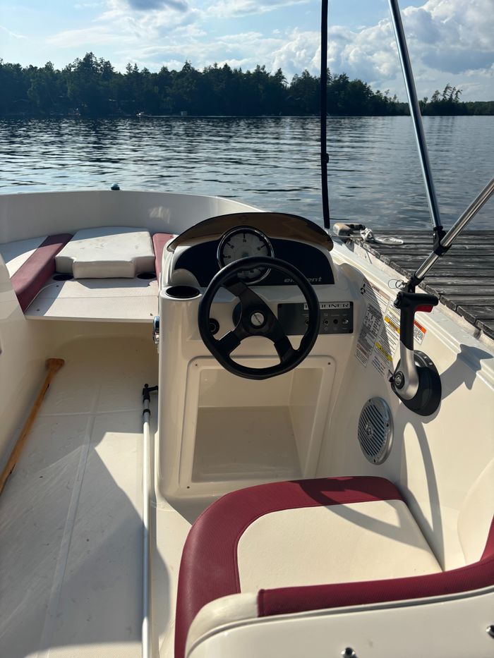 2015 Bayliner Element Photo 3 of 4