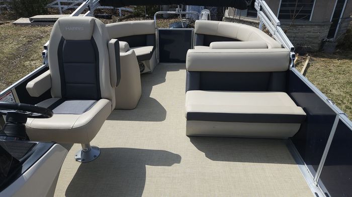 2025 Harris Crusier 230 Photo 3 of 10