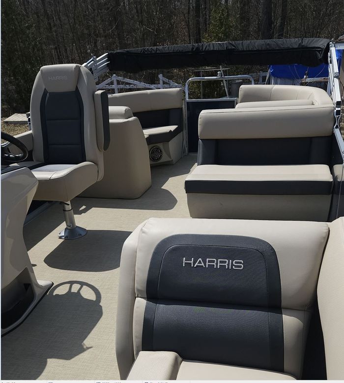 2025 Harris Crusier 230 Photo 5 of 10