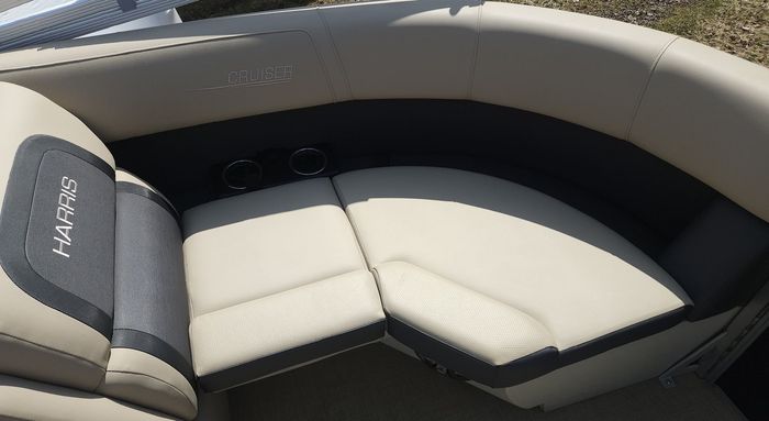 2025 Harris Crusier 230 Photo 7 of 10