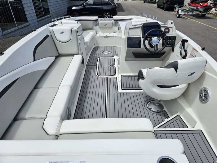 2023 Starcraft SVX 231 WITH 175 HP YAMAHA- 297 HOURS Photo 21 of 22