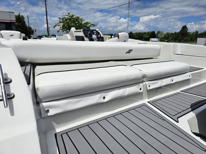 2023 Starcraft SVX 231 WITH 175 HP YAMAHA- 297 HOURS Photo 22 of 22