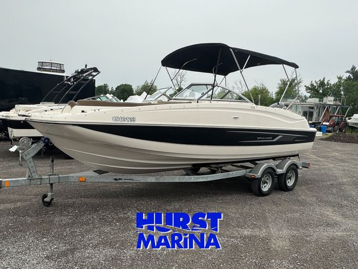 2014 Bayliner 210 Photo 2 of 20