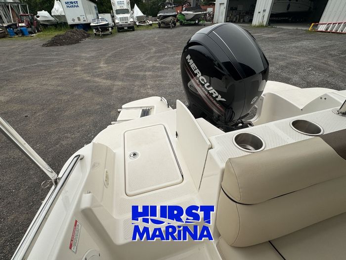 2014 Bayliner 210 Photo 18 of 20