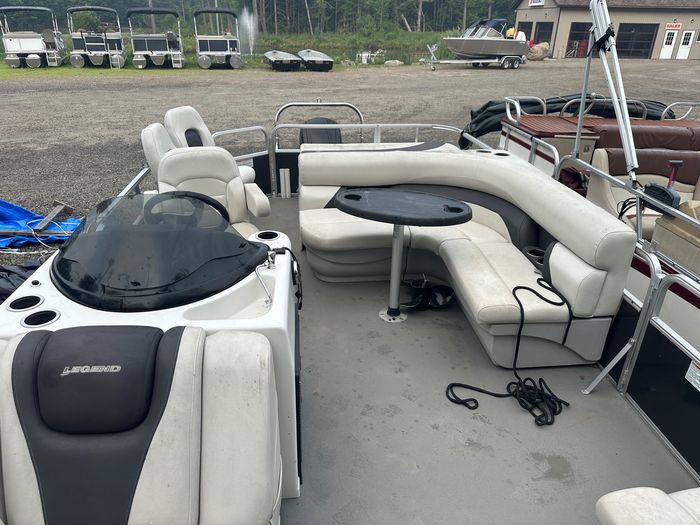 2015 Legend Enjoy Relaxing Photo 4 of 6