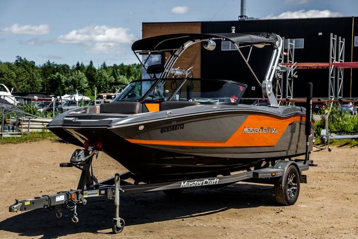 2018 Mastercraft NXT 20 Photo 2 of 38