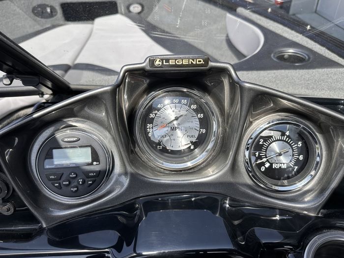 2019 Legend X18 MERCURY 115 PRO XS Photo 22 sur 28