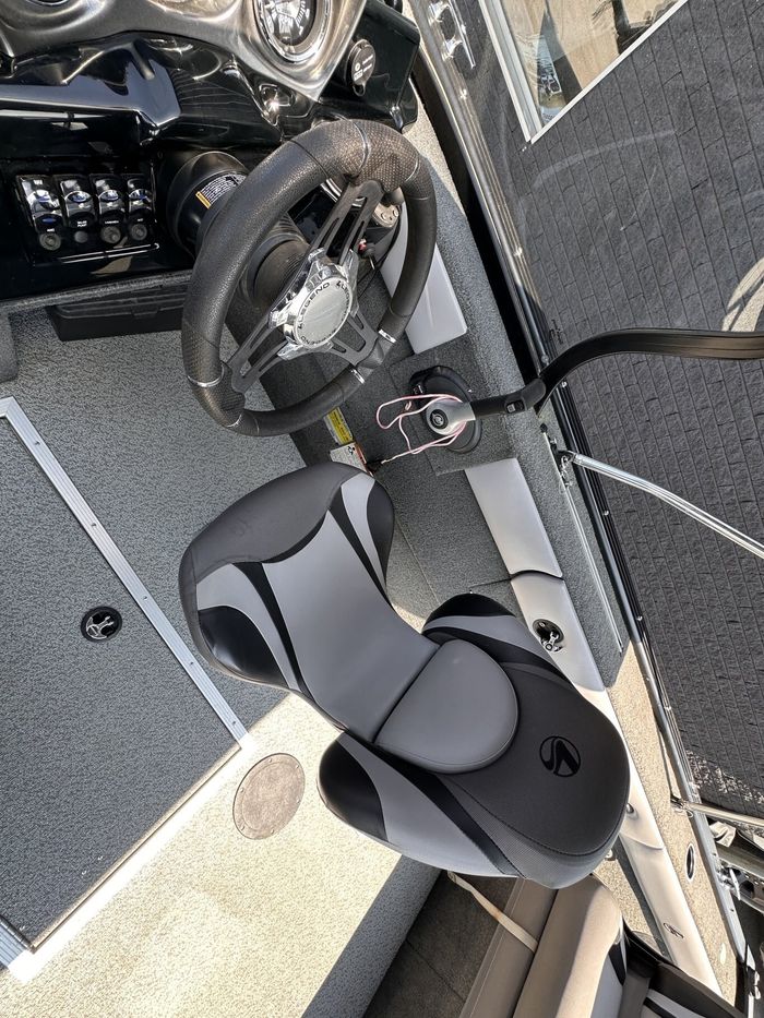 2019 Legend X18 MERCURY 115 PRO XS Photo 27 sur 28