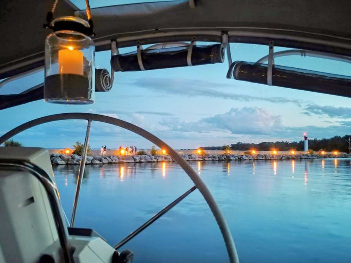 2010 Beneteau Oceanis 37 Photo 11 of 43