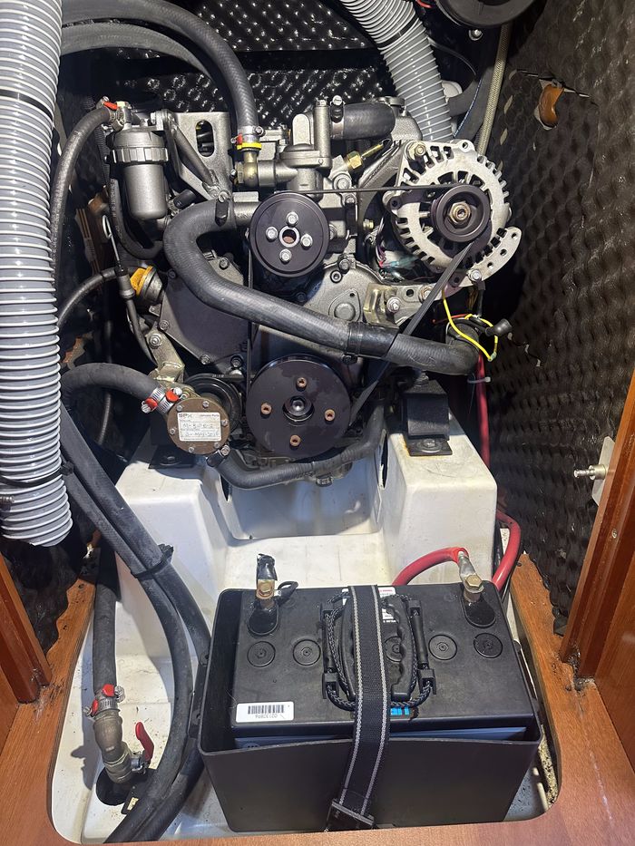 2010 Beneteau Oceanis 37 Photo 36 of 43