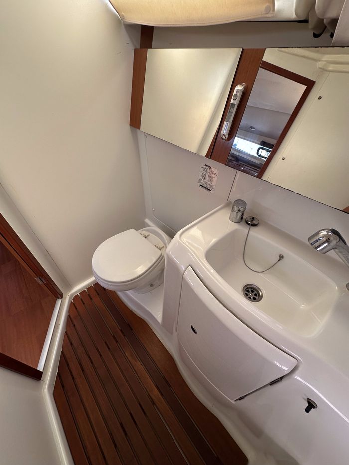 2010 Beneteau Oceanis 37 Photo 39 of 43