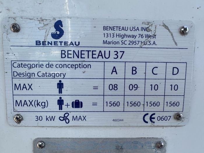 2010 Beneteau Oceanis 37 Photo 23 of 43