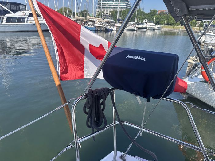 2010 Beneteau Oceanis 37 Photo 24 of 43