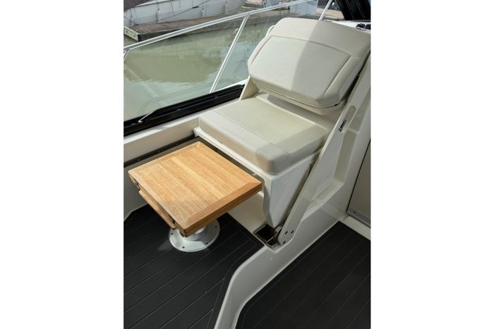 2022 Boston Whaler 325 Conquest Pilothouse Photo 37 of 63
