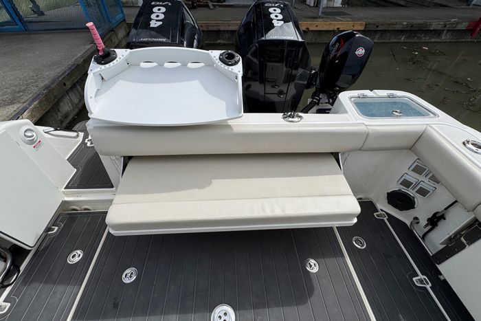 2022 Boston Whaler 325 Conquest Pilothouse Photo 25 of 63
