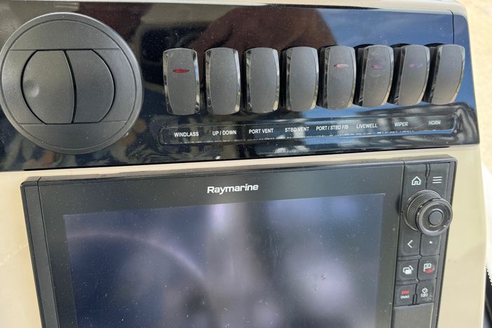 2022 Boston Whaler 325 Conquest Pilothouse Photo 38 of 63