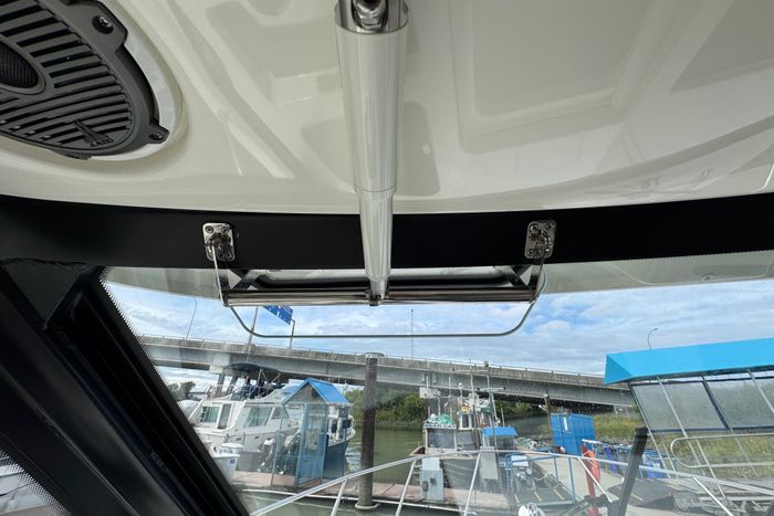 2022 Boston Whaler 325 Conquest Pilothouse Photo 50 of 63