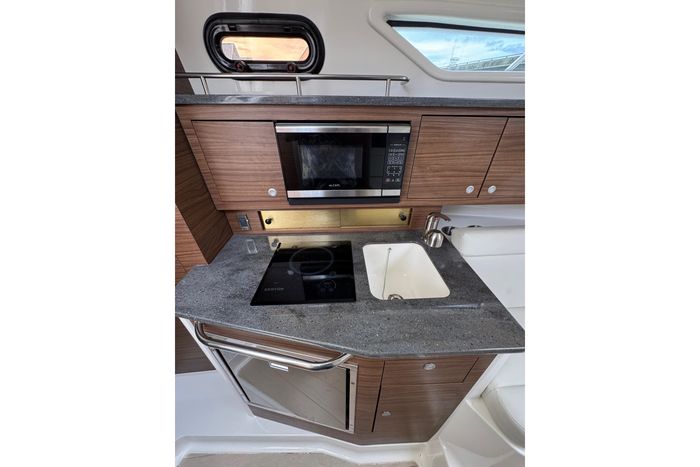 2022 Boston Whaler 325 Conquest Pilothouse Photo 53 of 63