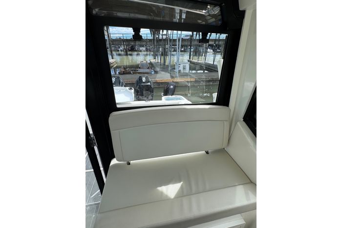 2022 Boston Whaler 325 Conquest Pilothouse Photo 30 of 63