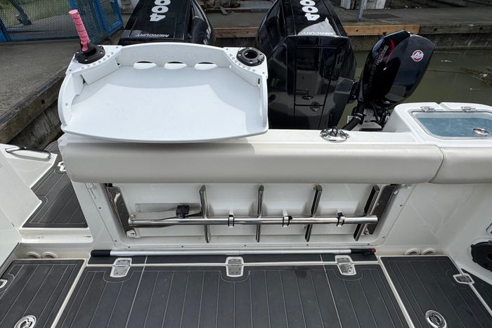 2022 Boston Whaler 325 Conquest Pilothouse Photo 18 of 63
