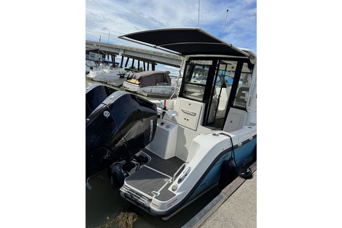 2022 Boston Whaler 325 Conquest Pilothouse Photo 8 of 63