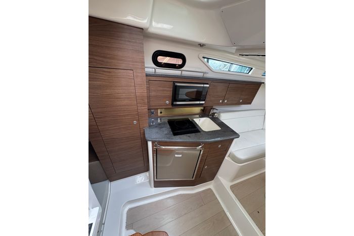 2022 Boston Whaler 325 Conquest Pilothouse Photo 48 of 63