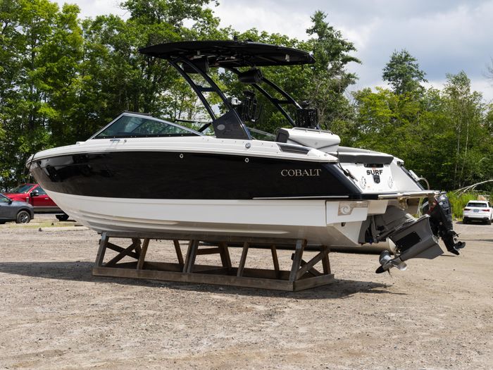 2022 Cobalt R4Surf Photo 4 of 21