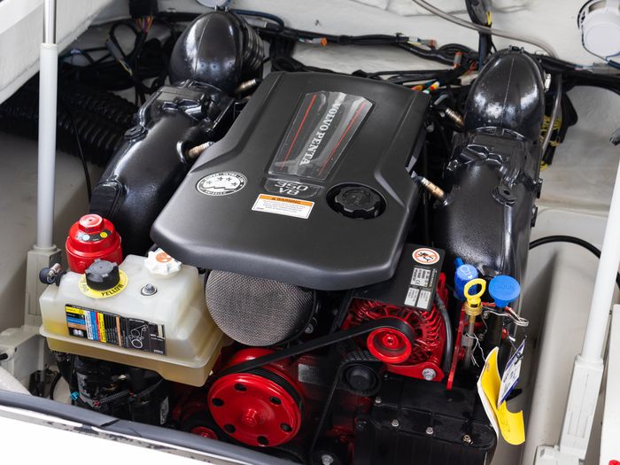 2022 Cobalt R4Surf Photo 8 of 21