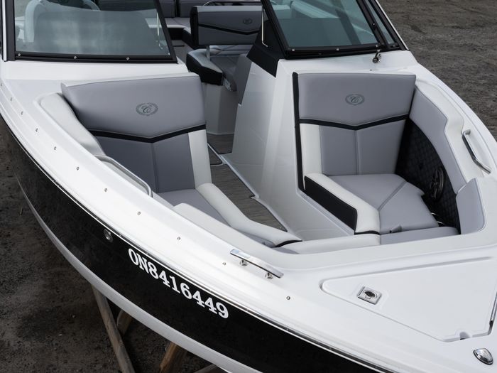 2022 Cobalt R4Surf Photo 7 of 21