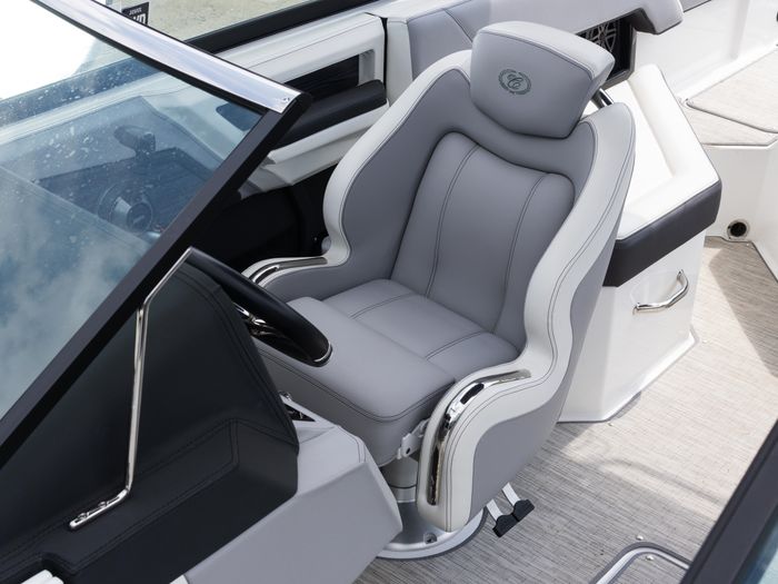 2022 Cobalt R4Surf Photo 11 of 21