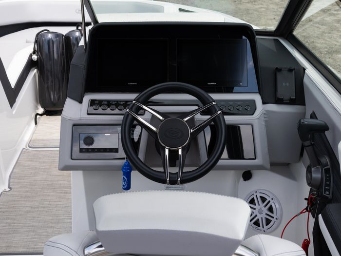 2022 Cobalt R4Surf Photo 18 of 21