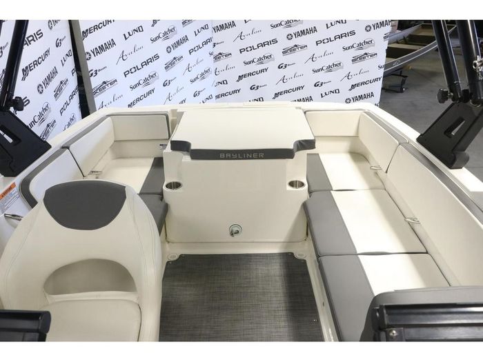 2018 Bayliner VR4 Photo 8 sur 19