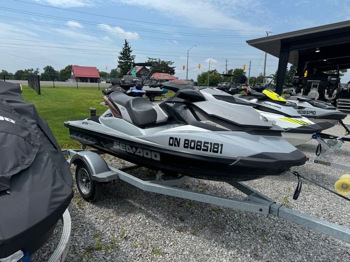 2018 Sea-Doo GTI SE 155 Photo 2 of 3