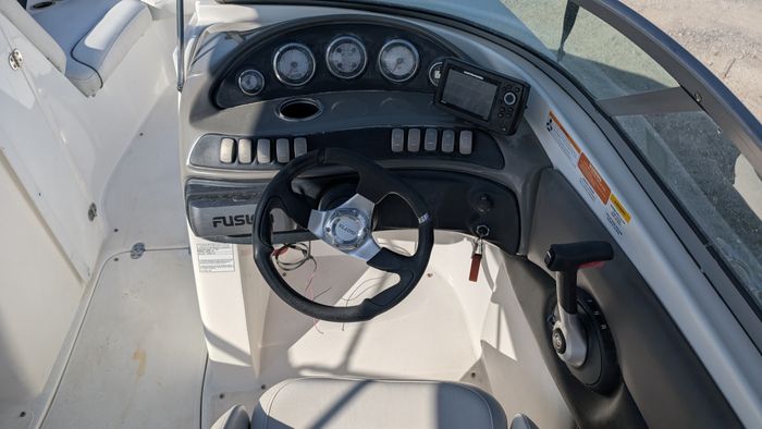 2012 Rinker Captiva 216 Photo 17 of 23