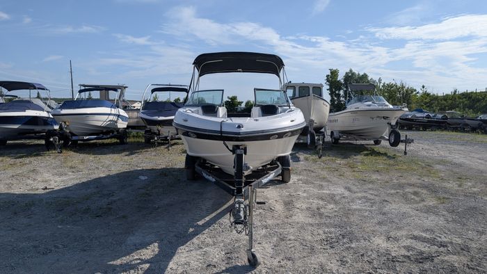 2012 Rinker Captiva 216 Photo 3 of 23