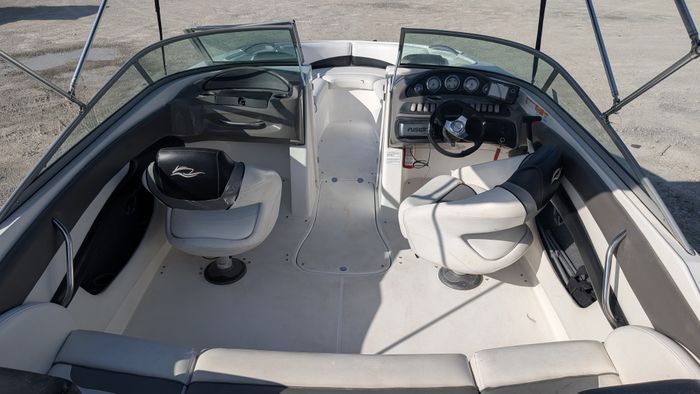 2012 Rinker Captiva 216 Photo 11 of 23
