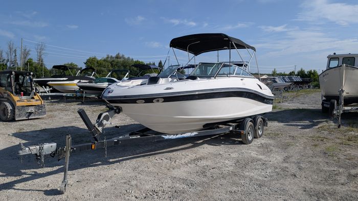 2012 Rinker Captiva 216 Photo 4 of 23