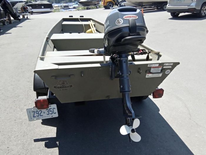2011 Tracker JON BOAT W/YAMAHA 4 HP Photo 3 of 4