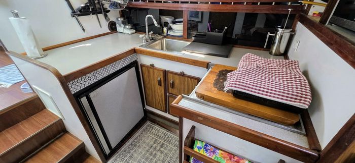 1977 Mainship 34 Trawler Photo 17 of 30