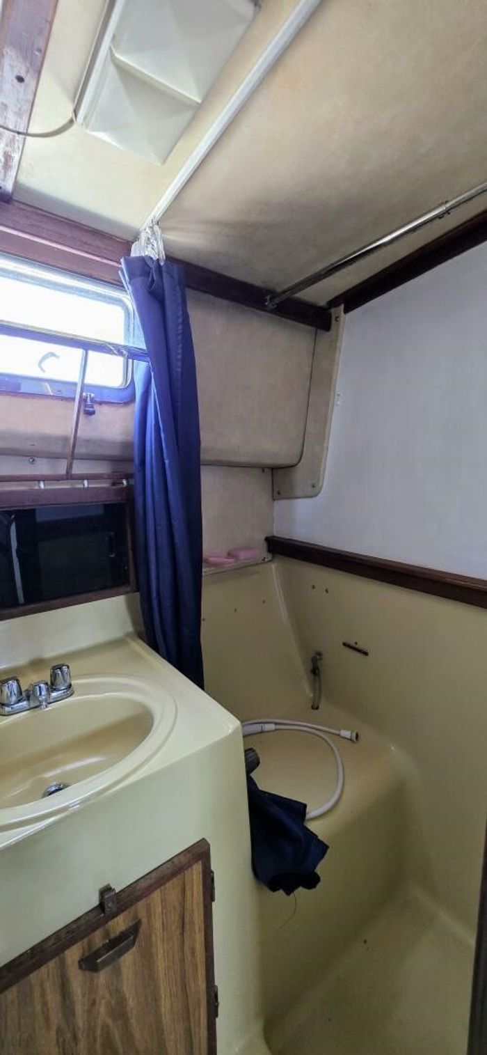 1977 Mainship 34 Trawler Photo 20 of 30