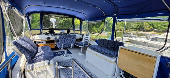 1977 Mainship 34 Trawler Photo 22 of 30